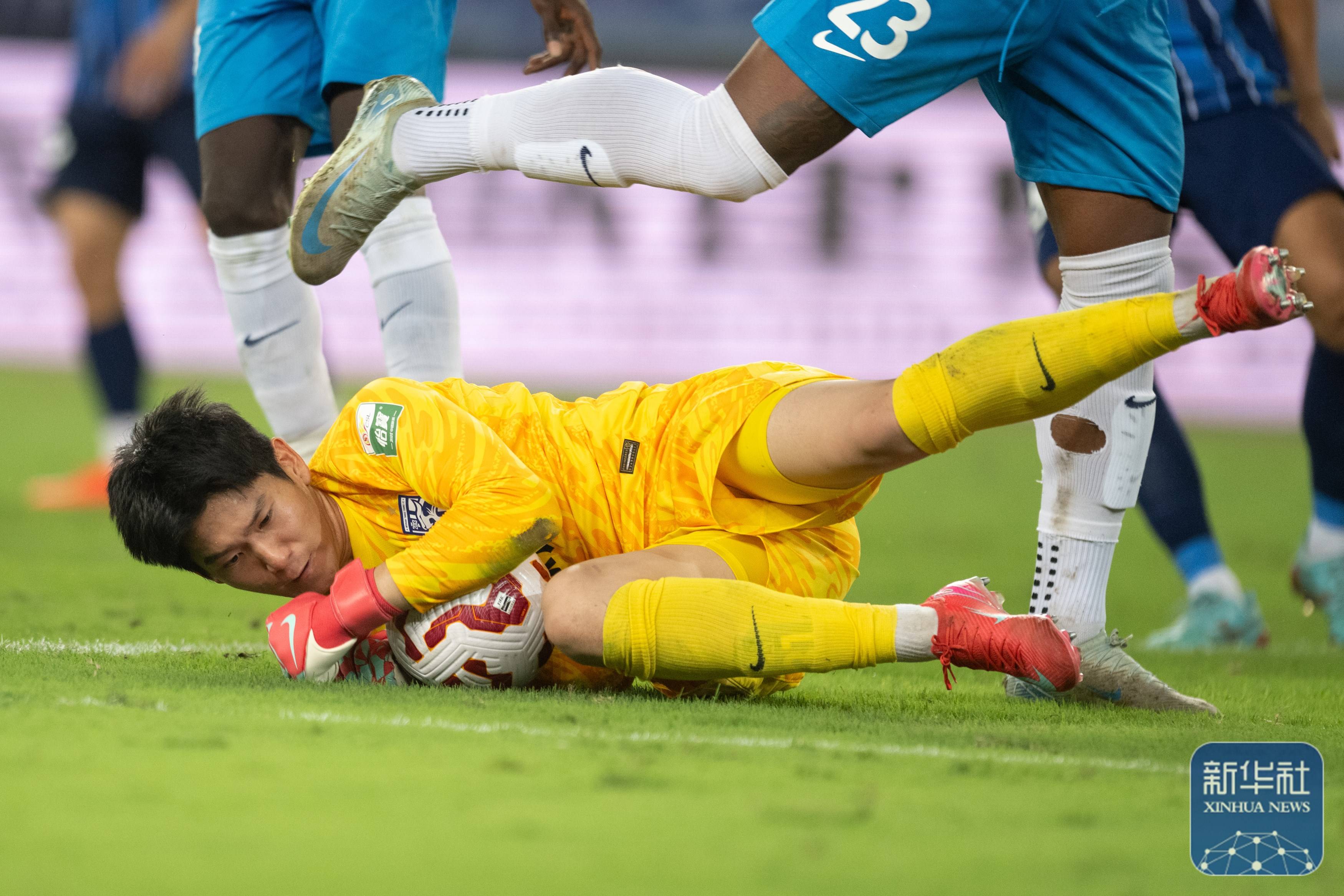 往让对手措 往让对手措